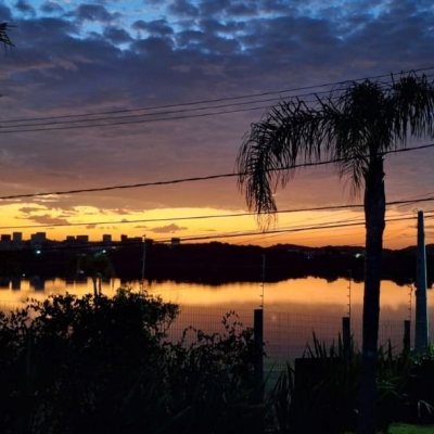 Casa Residencial com 310m², 4 quartos, 1 suíte, 4 garagens, no bairro Campeche em Florianópolis