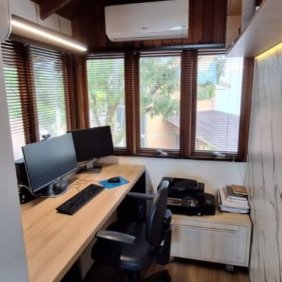 Casa Residencial com 310m², 4 quartos, 1 suíte, 4 garagens, no bairro Campeche em Florianópolis