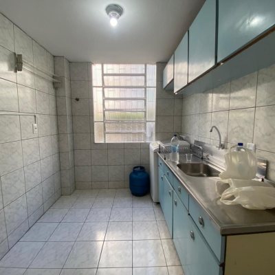 Apartamentos com 39m², 1 quarto, 1 garagem, no bairro Carvoeira em Florianópolis