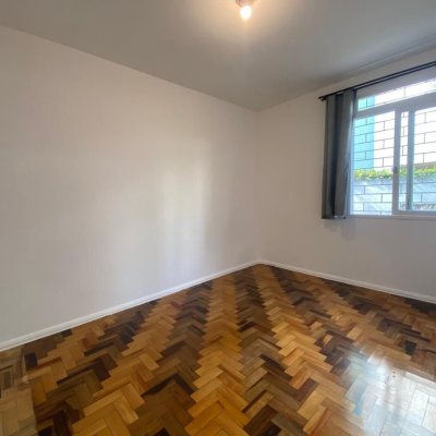 Apartamentos com 39m², 1 quarto, 1 garagem, no bairro Carvoeira em Florianópolis