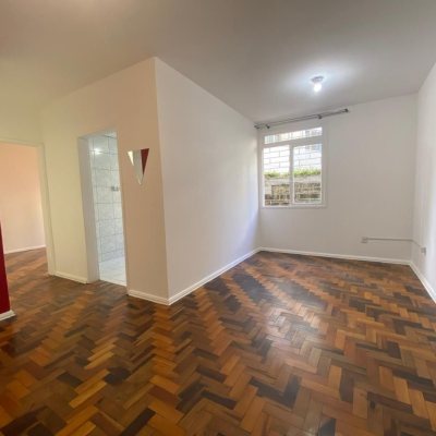 Apartamentos com 39m², 1 quarto, 1 garagem, no bairro Carvoeira em Florianópolis