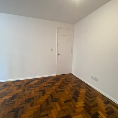 Apartamentos com 39m², 1 quarto, 1 garagem, no bairro Carvoeira em Florianópolis