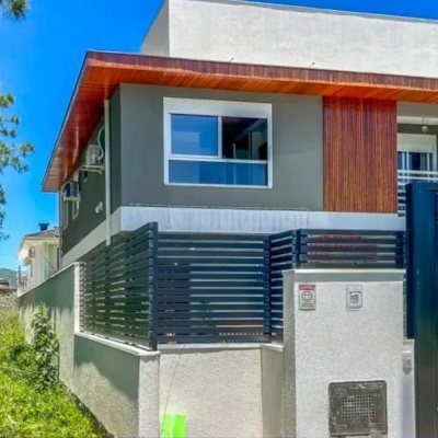 Casa Residencial com 109m², 3 quartos, 1 suíte, 2 garagens, no bairro Campeche em Florianópolis