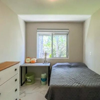 Casa Residencial com 109m², 3 quartos, 1 suíte, 2 garagens, no bairro Campeche em Florianópolis