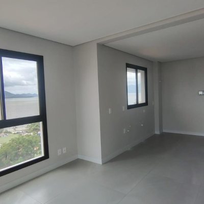 Apartamentos com 99m², 3 quartos, 1 suíte, 2 garagens, no bairro Coqueiros em Florianópolis