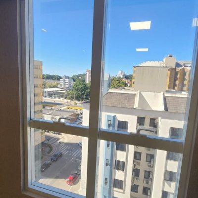 Sala com 42m², 2 garagens, no bairro Itacorubi em Florianópolis