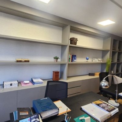 Sala com 42m², 2 garagens, no bairro Itacorubi em Florianópolis