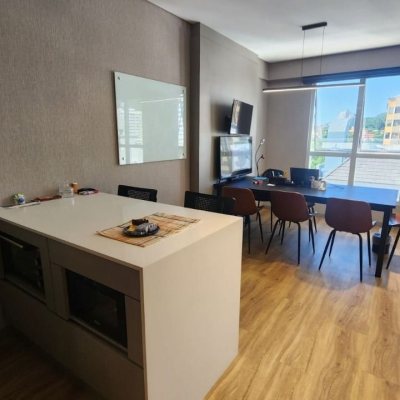 Sala com 42m², 2 garagens, no bairro Itacorubi em Florianópolis