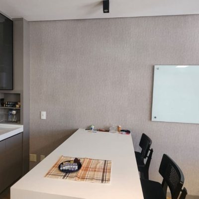 Sala com 42m², 2 garagens, no bairro Itacorubi em Florianópolis