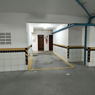 Apartamentos com 142m², 3 quartos, 1 suíte, 2 garagens, no bairro Centro em Florianópolis