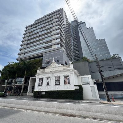Apartamentos com 61m², 1 quarto, 1 garagem, no bairro Centro em Florianópolis