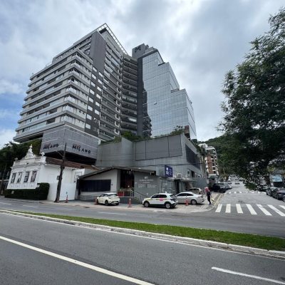Apartamentos com 61m², 1 quarto, 1 garagem, no bairro Centro em Florianópolis