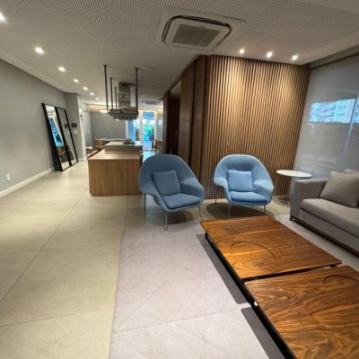 Apartamentos com 61m², 1 quarto, 1 garagem, no bairro Centro em Florianópolis