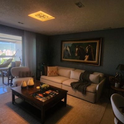 Apartamentos com 170m², 3 quartos, 3 suítes, 2 garagens, no bairro Agronômica em Florianópolis