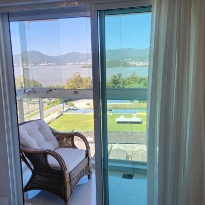 Apartamentos com 170m², 3 quartos, 3 suítes, 2 garagens, no bairro Agronômica em Florianópolis