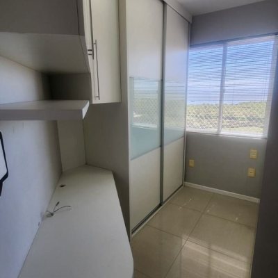 Apartamentos com 77m², 3 quartos, 1 suíte, 2 garagens, no bairro Costeira Do Pirajubaé em Florianópolis