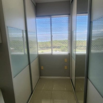 Apartamentos com 77m², 3 quartos, 1 suíte, 2 garagens, no bairro Costeira Do Pirajubaé em Florianópolis