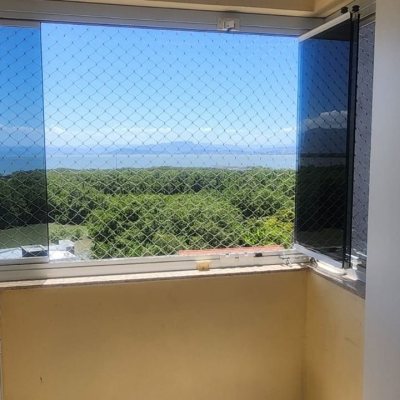 Apartamentos com 77m², 3 quartos, 1 suíte, 2 garagens, no bairro Costeira Do Pirajubaé em Florianópolis