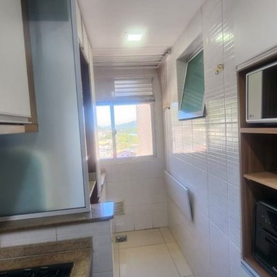 Apartamentos com 77m², 3 quartos, 1 suíte, 2 garagens, no bairro Costeira Do Pirajubaé em Florianópolis