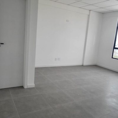 Sala com 33m², 1 garagem, no bairro Pagani em Palhoça