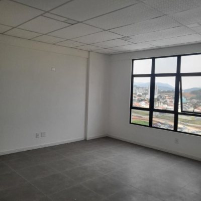 Sala com 33m², 1 garagem, no bairro Pagani em Palhoça