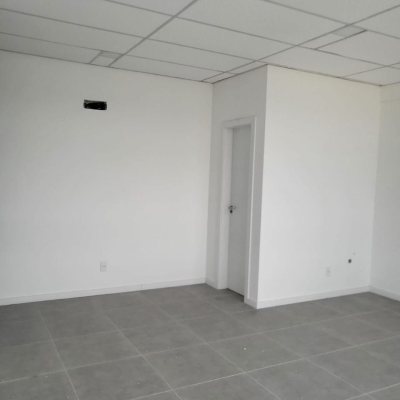 Sala com 33m², 1 garagem, no bairro Pagani em Palhoça