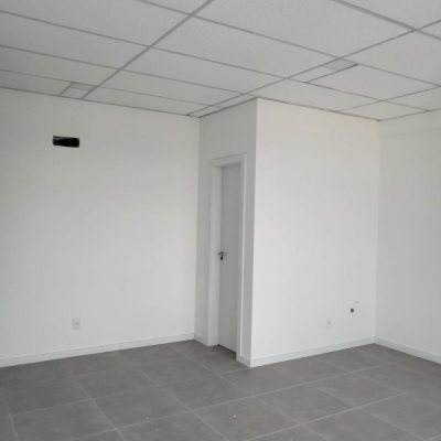 Sala com 33m², 1 garagem, no bairro Pagani em Palhoça