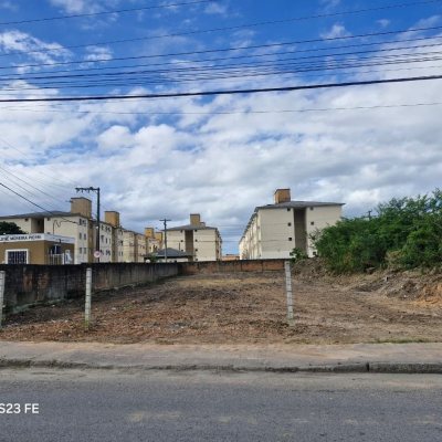 Terreno Comercial/Residencial com 717m², no bairro Barra Do Aririú em Palhoça