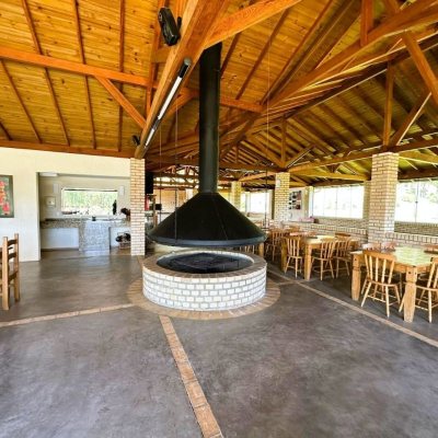 Casa em Condomínio com 240m², 4 quartos, 2 suítes, 4 garagens, no bairro Rio dos Bugres em Rancho Queimado