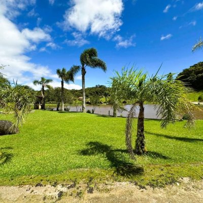 Casa em Condomínio com 240m², 4 quartos, 2 suítes, 4 garagens, no bairro Rio dos Bugres em Rancho Queimado