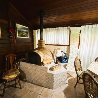 Casa em Condomínio com 240m², 4 quartos, 2 suítes, 4 garagens, no bairro Rio dos Bugres em Rancho Queimado