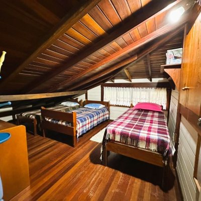 Casa em Condomínio com 240m², 4 quartos, 2 suítes, 4 garagens, no bairro Rio dos Bugres em Rancho Queimado