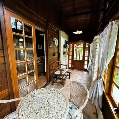 Casa em Condomínio com 240m², 4 quartos, 2 suítes, 4 garagens, no bairro Rio dos Bugres em Rancho Queimado