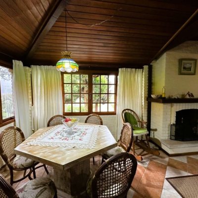 Casa em Condomínio com 240m², 4 quartos, 2 suítes, 4 garagens, no bairro Rio dos Bugres em Rancho Queimado