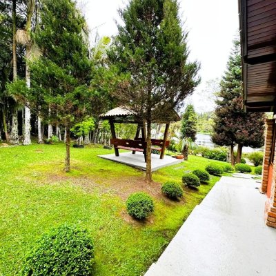 Casa em Condomínio com 240m², 4 quartos, 2 suítes, 4 garagens, no bairro Rio dos Bugres em Rancho Queimado