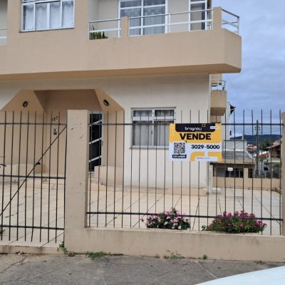 Predio com 662m², 5 garagens, no bairro Ingleses em Florianópolis