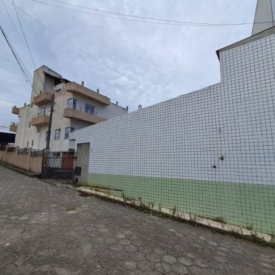 Predio com 662m², 5 garagens, no bairro Ingleses em Florianópolis
