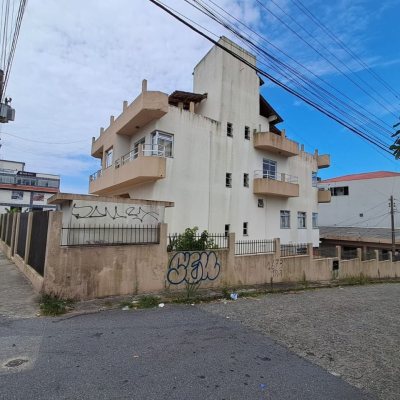 Predio com 662m², 5 garagens, no bairro Ingleses em Florianópolis