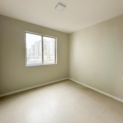 Apartamentos com 67m², 2 quartos, 1 garagem, no bairro Kobrasol em São José