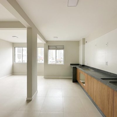 Apartamentos com 67m², 2 quartos, 1 garagem, no bairro Kobrasol em São José