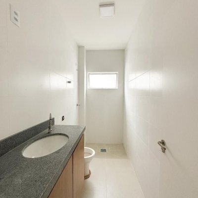 Apartamentos com 67m², 2 quartos, 1 garagem, no bairro Kobrasol em São José