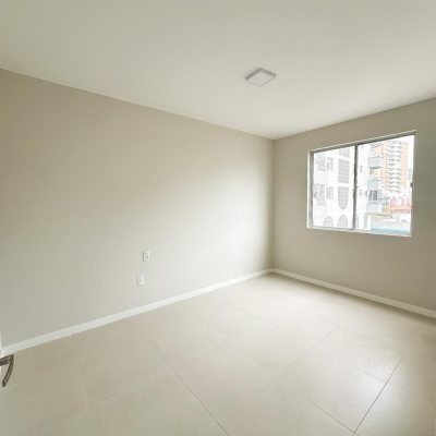 Apartamentos com 67m², 2 quartos, 1 garagem, no bairro Kobrasol em São José