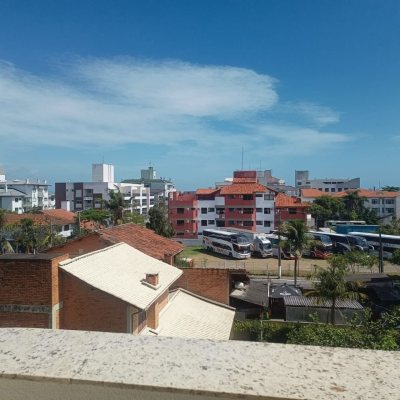 Cobertura com 122m², 2 quartos, 1 suíte, 1 garagem, no bairro Canasvieiras em Florianópolis