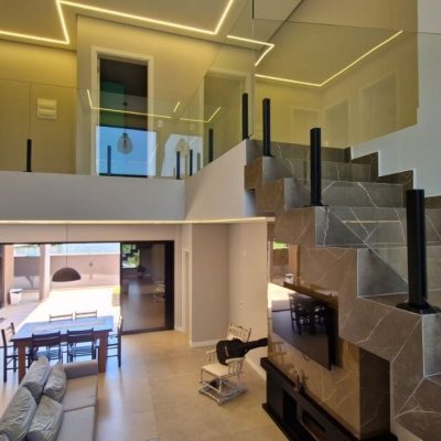 Casa em Condomínio com 228m², 3 quartos, 1 suíte, 2 garagens, no bairro Vargem Grande em Floranópolis