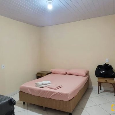 Casa em Condomínio com 36m², 1 quarto, 1 garagem, no bairro Ingleses do Rio Vermelho em Florianópolis