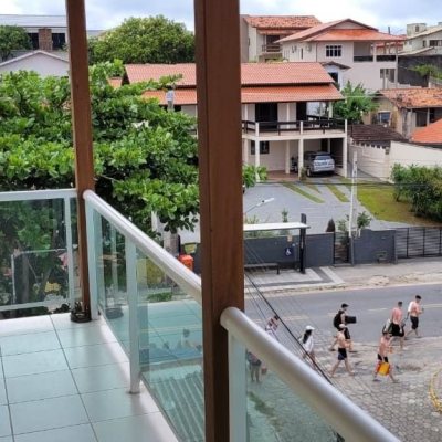 Apartamentos com 79m², 3 quartos, 1 suíte, 1 garagem, no bairro Santinho em Florianópolis