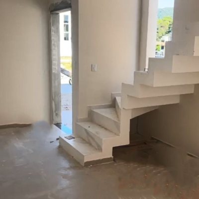 Casa Residencial com 127m², 3 quartos, 1 suíte, 3 garagens, no bairro São João Do Rio Vermelho em Florianópolis