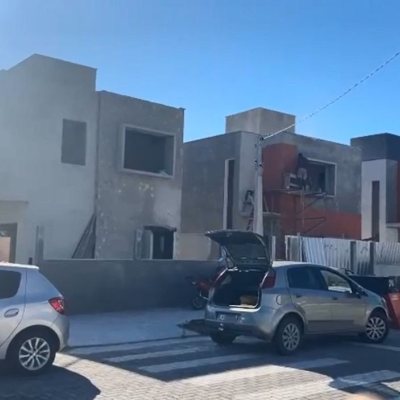 Casa Residencial com 127m², 3 quartos, 1 suíte, 3 garagens, no bairro São João Do Rio Vermelho em Florianópolis