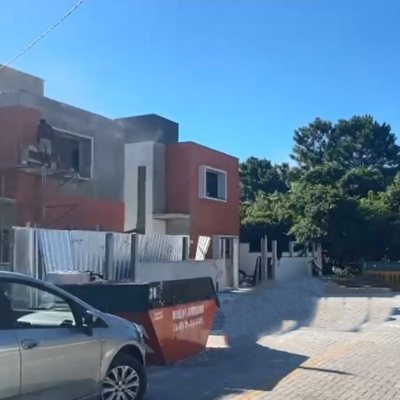 Casa Residencial com 127m², 3 quartos, 1 suíte, 3 garagens, no bairro São João Do Rio Vermelho em Florianópolis