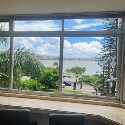 Apartamentos com 226m², 4 quartos, 1 suíte, 2 garagens, no bairro Agronômica em Florianópolis